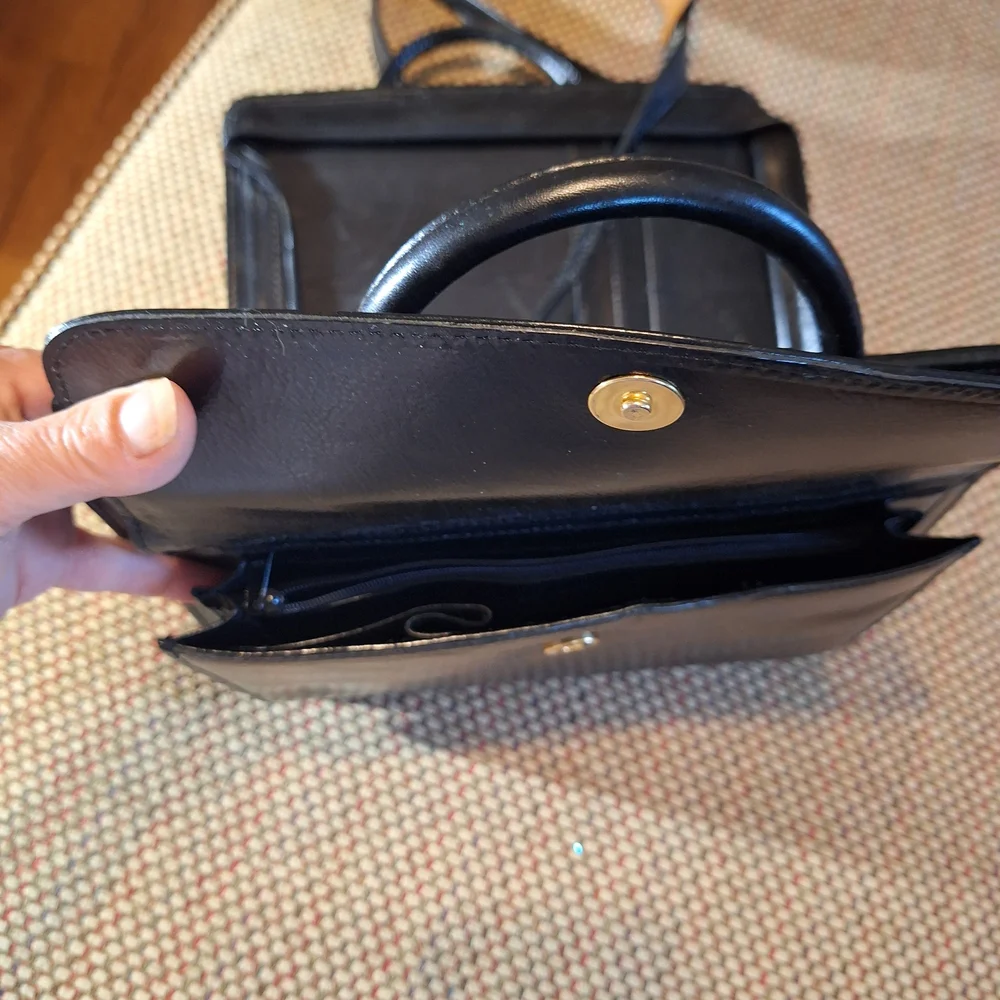 Franklin Covey Black Leather Vintage Messenger Crossbody Bag